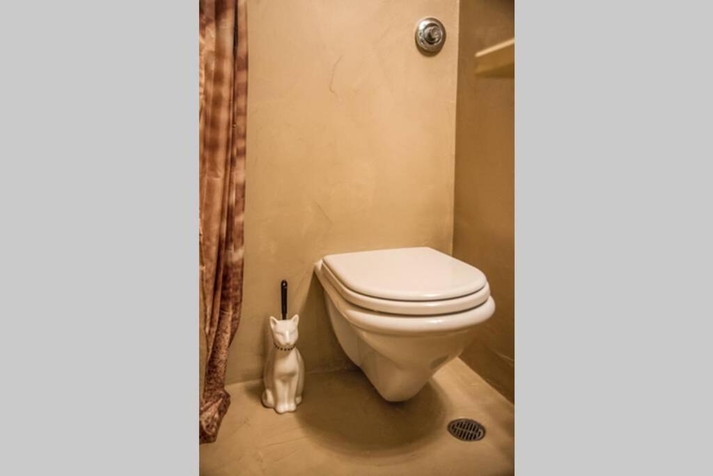 Athinas Apartment Piraeus Bagian luar foto