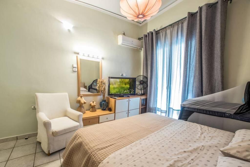 Athinas Apartment Piraeus Bagian luar foto