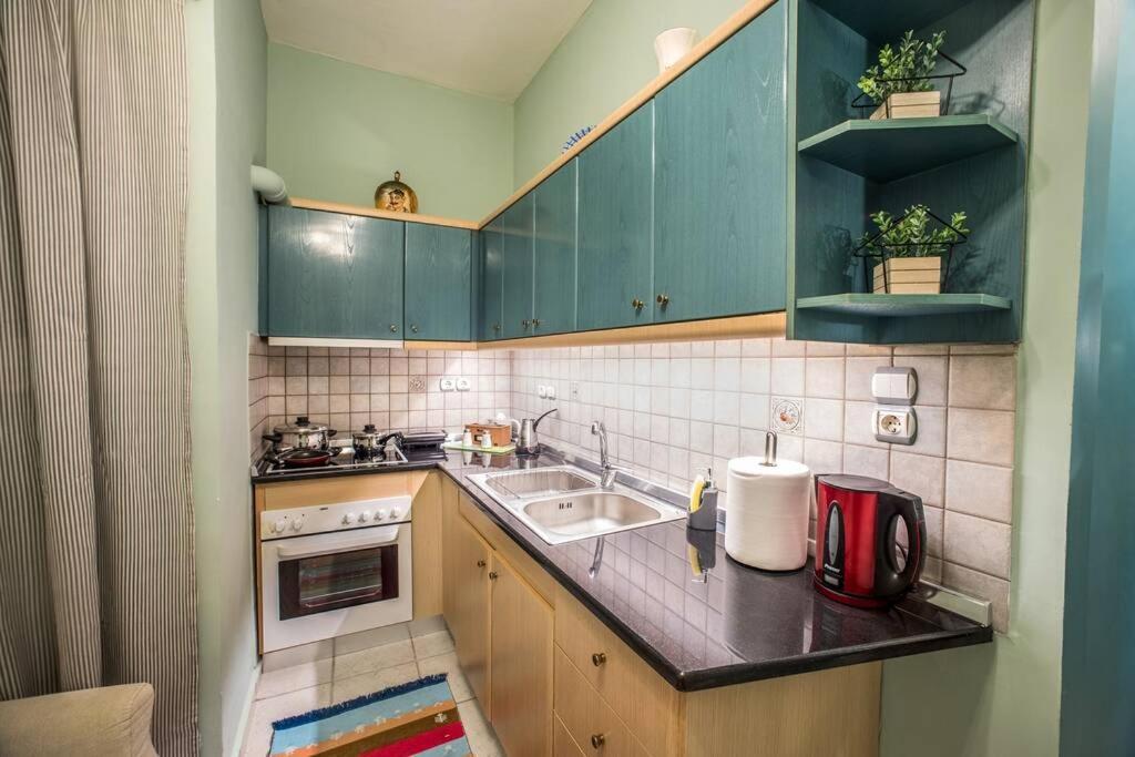 Athinas Apartment Piraeus Bagian luar foto
