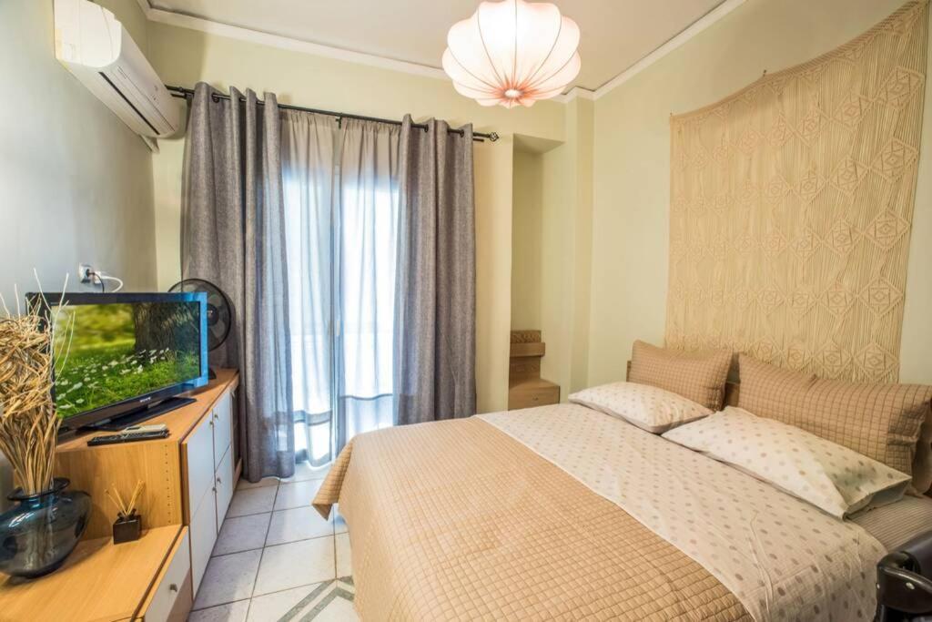 Athinas Apartment Piraeus Bagian luar foto