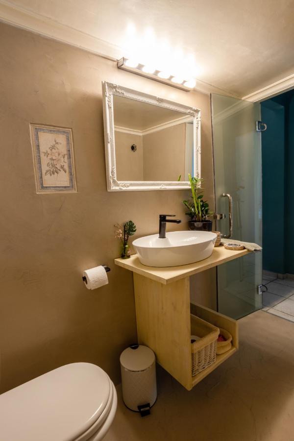 Athinas Apartment Piraeus Bagian luar foto