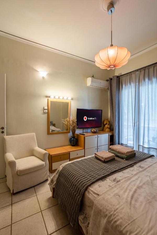 Athinas Apartment Piraeus Bagian luar foto