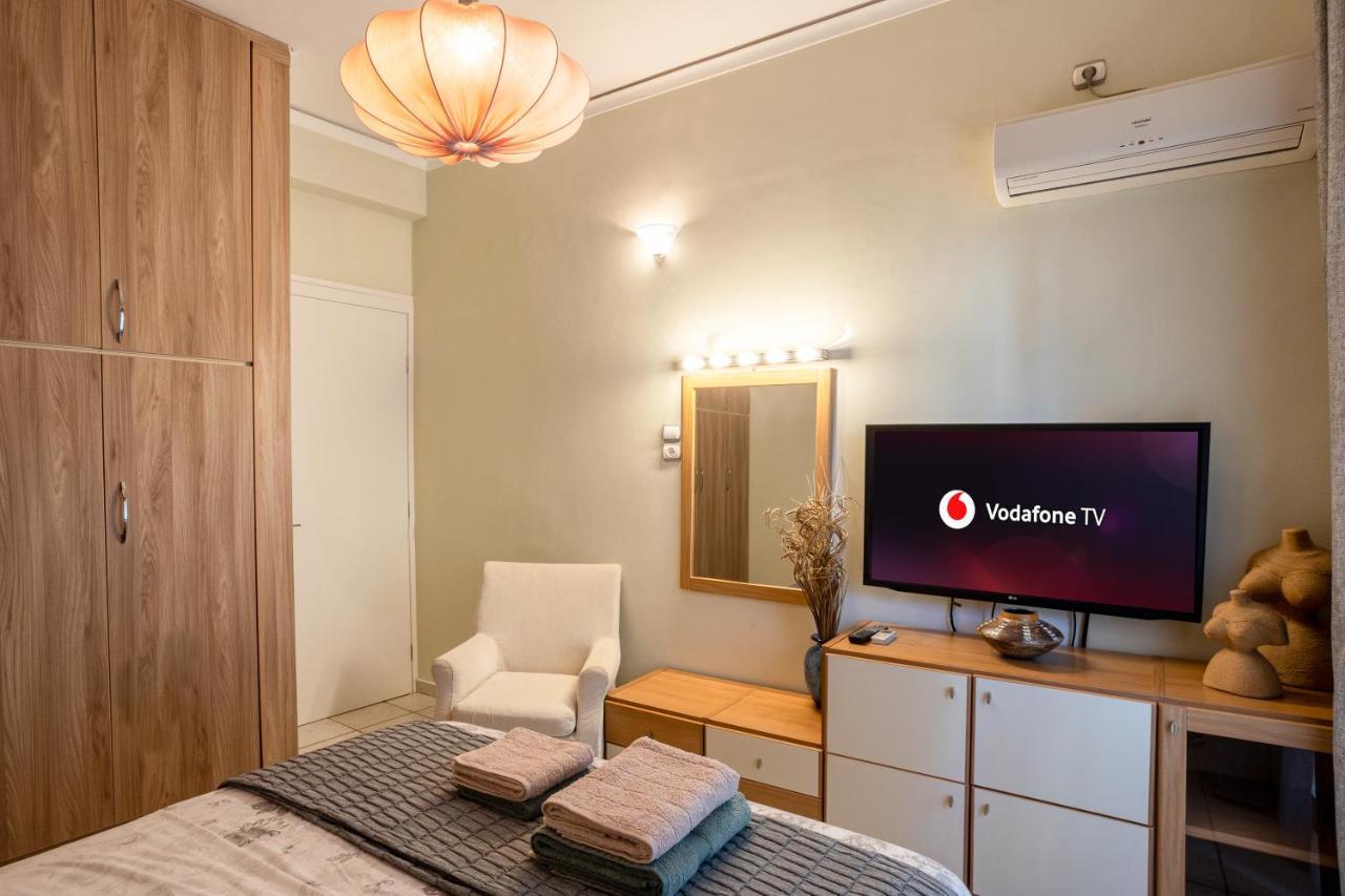 Athinas Apartment Piraeus Bagian luar foto