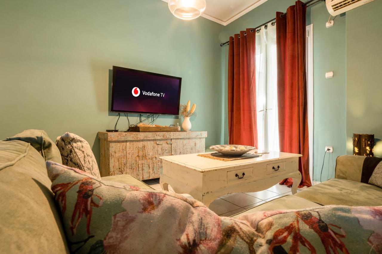 Athinas Apartment Piraeus Bagian luar foto